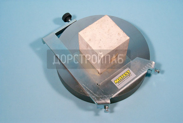 Приспособление Matest C107 для центровки кубов