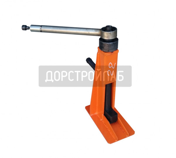 Домкрат винтовой механический путевой ДВМ-15